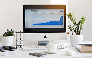 攀上高枝！比亚迪重金赞助曼城，网友调侃：王钰栋有望踢欧冠